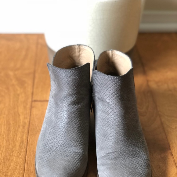 Splendid Hamptyn Grey Bootie - Picture 2 of 5